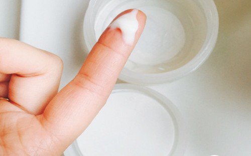 khí hư đặc quánh là bệnh gì